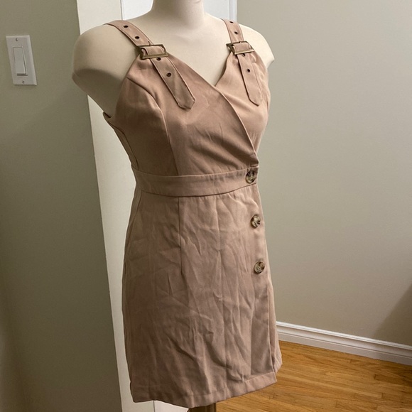 Dress - Picture 1 of 5